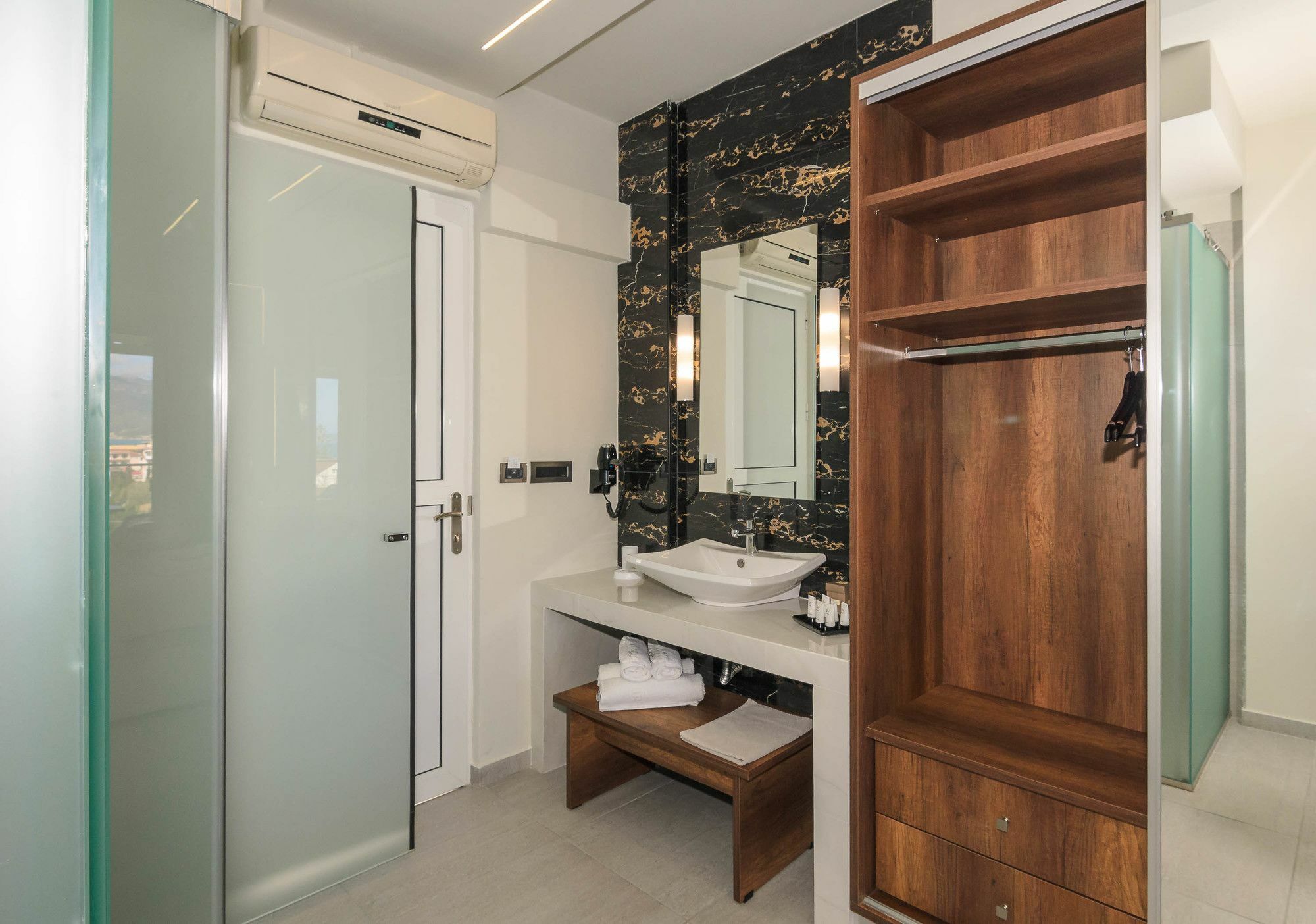 Hotell Litore Luxury Living