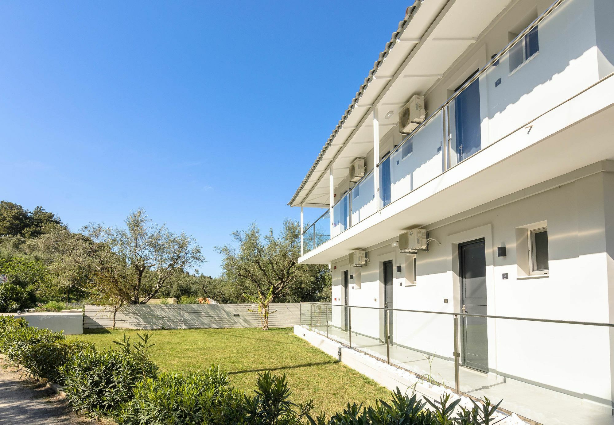 Litore Luxury Living Hotell 2*